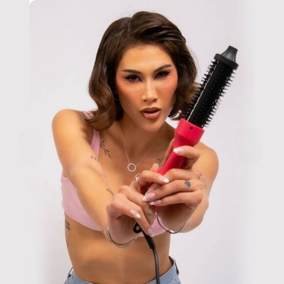 Soleil Thermal Brush Pink 1.5" Barrel Tourmaline Hair Tool for Silky Frizz-Free - Picture 4 of 10